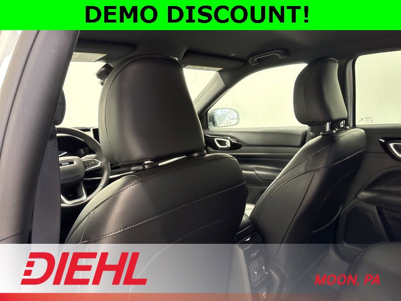 New 2026 Jeep Compass Limited image 18