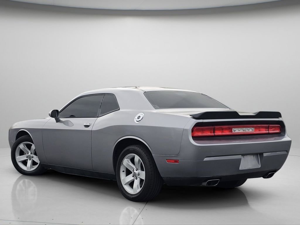 Used 2014 Dodge Challenger SXT image 21