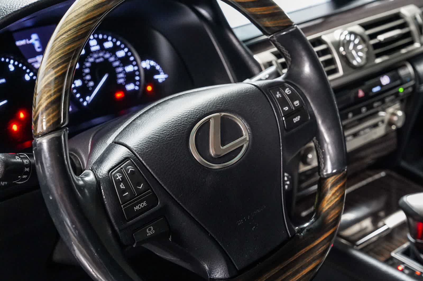 Used 2016 Lexus LS 460 w/ Comfort Package RWD image 21