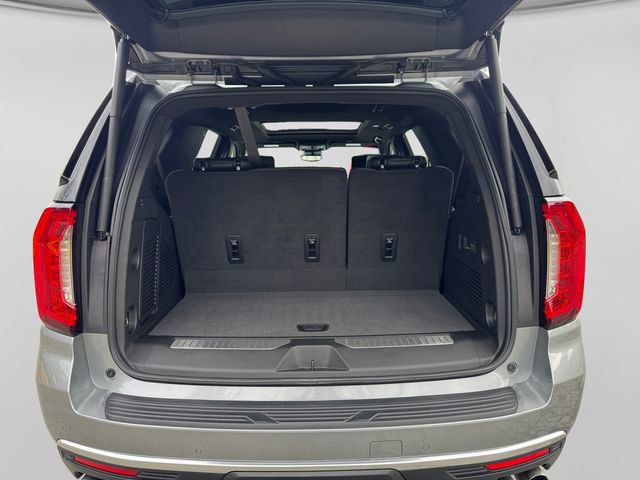 Used 2024 GMC Yukon Denali w/ Denali Reserve Package image 5
