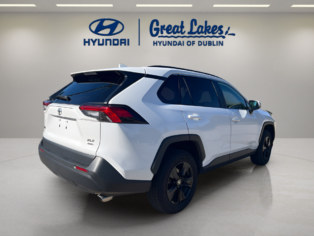 Used 2025 Toyota RAV4 XLE AWD/4WD image 5