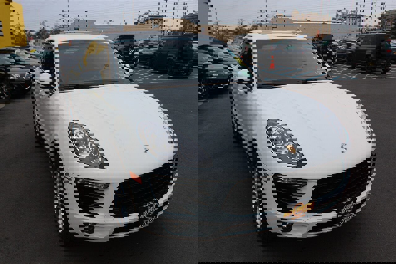 Used 2016 Porsche Macan S image 4