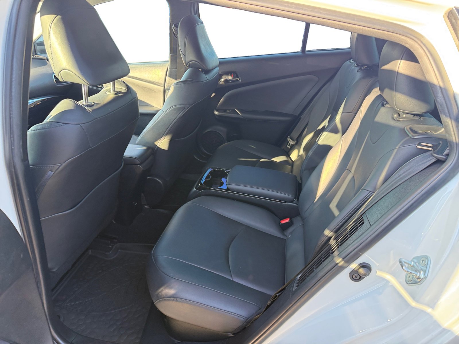 Used 2017 Toyota Prius Prime Advanced image 16