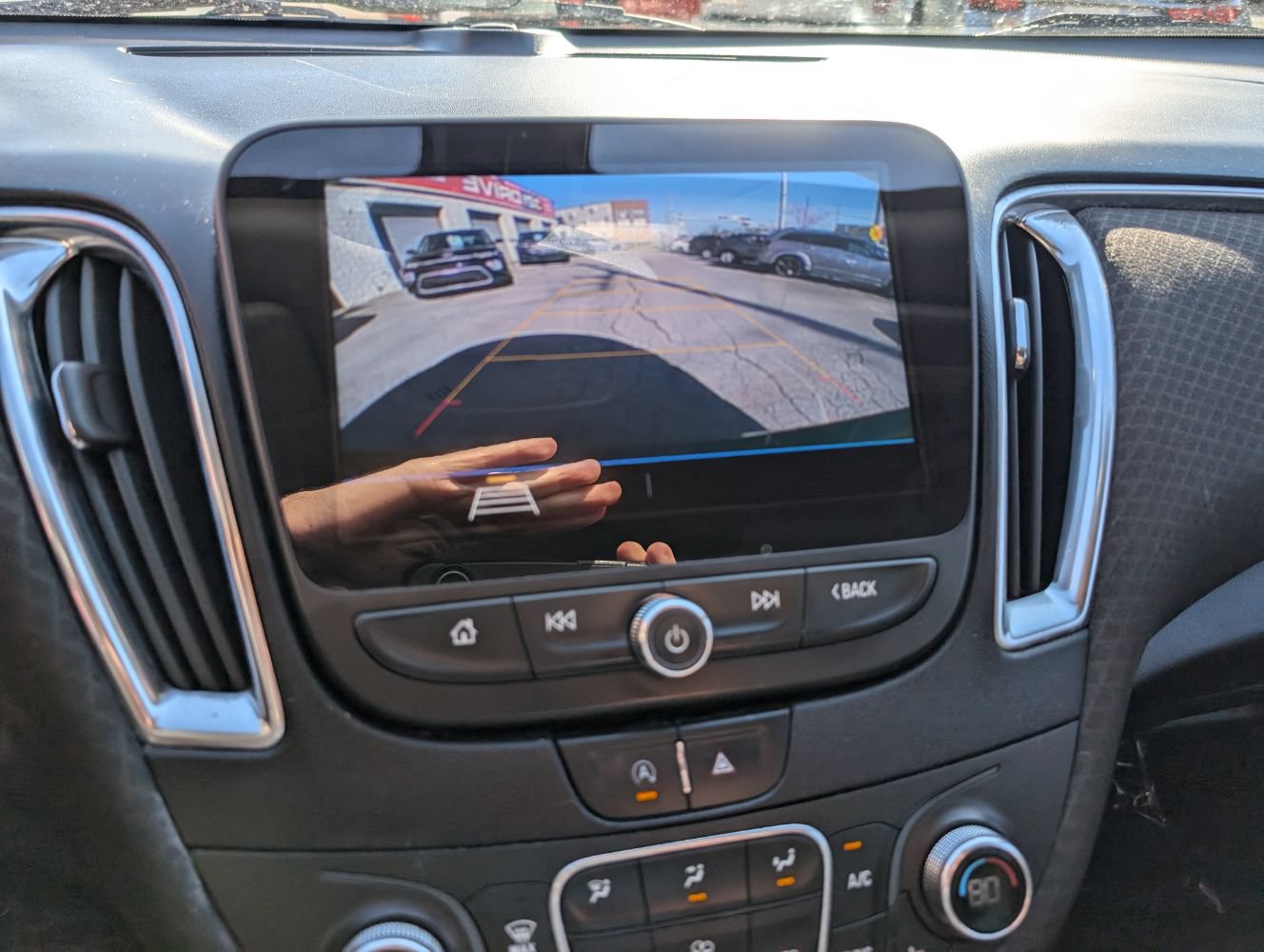 Used 2020 Chevrolet Malibu LT FWD image 23