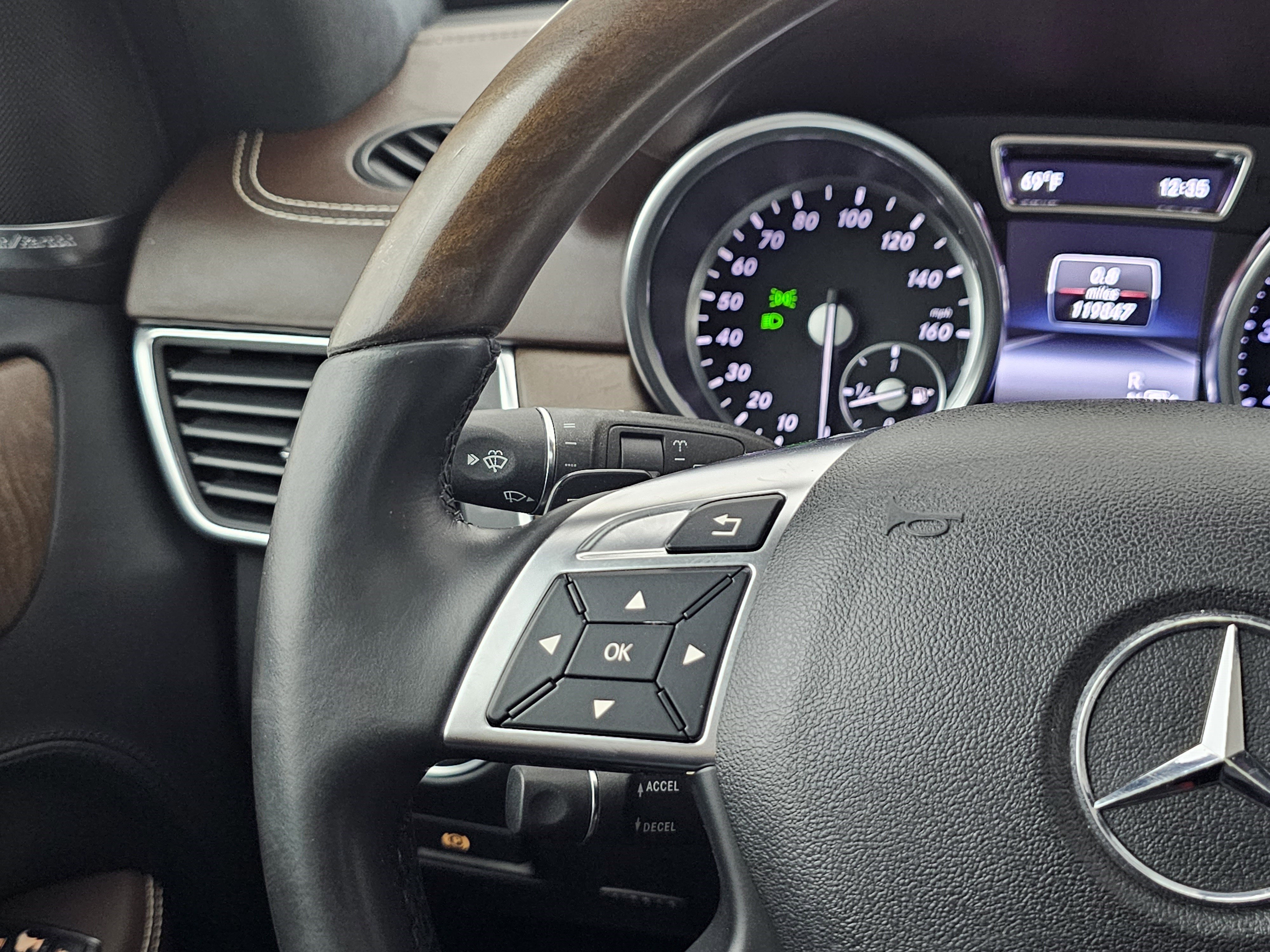 Used 2015 Mercedes-Benz ML 350 4MATIC image 38