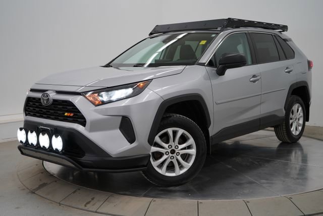 Used 2022 Toyota RAV4 LE image 1