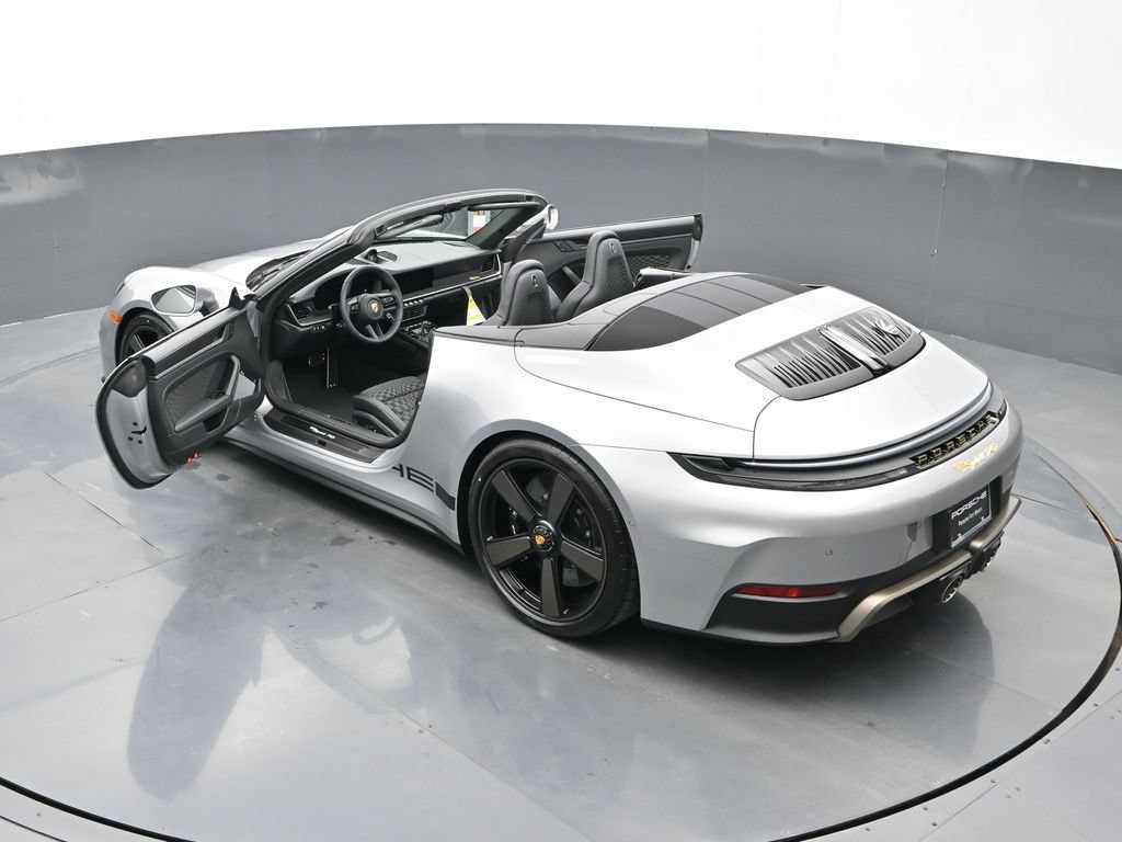 Certified 2026 Porsche 911 Carrera GTS RWD image 28