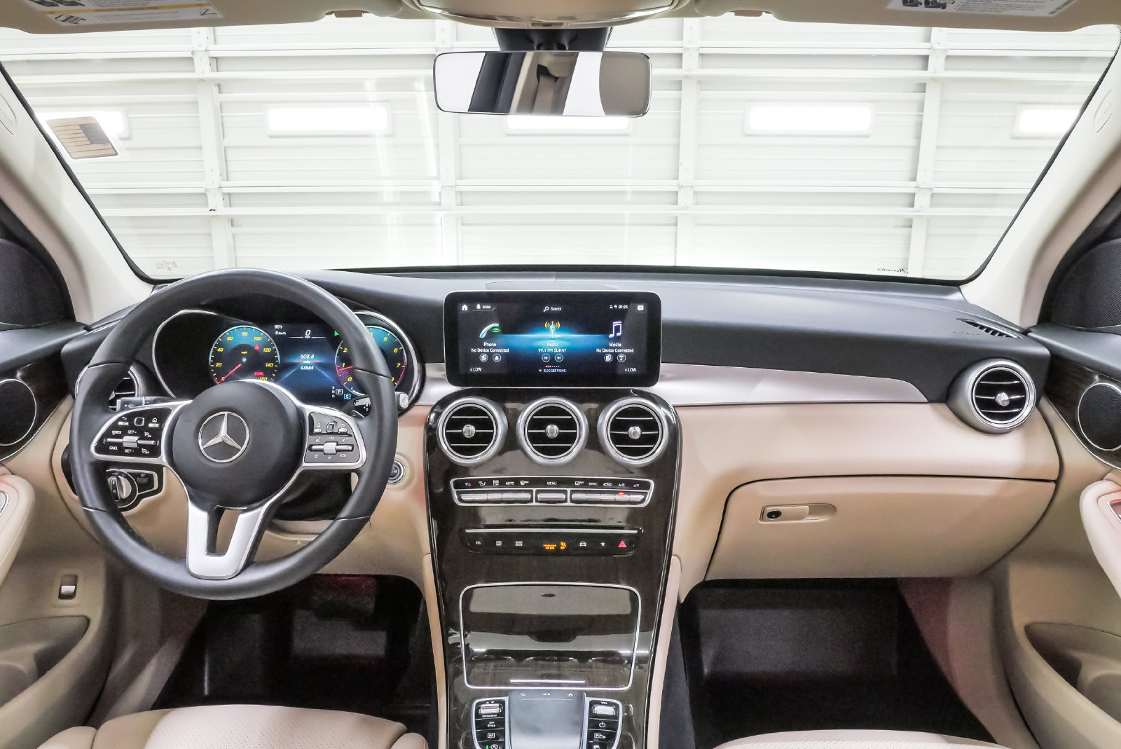 Used 2021 Mercedes-Benz GLC 300 image 17