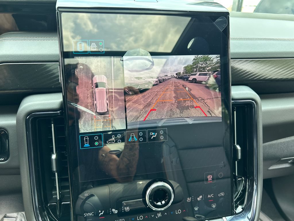 New 2026 GMC Yukon XL AT4 AWD/4WD image 25