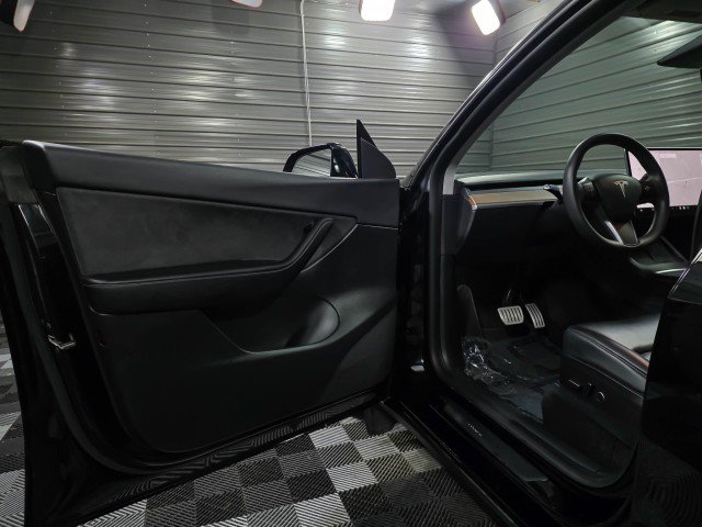 Used 2021 Tesla Model Y Performance image 31