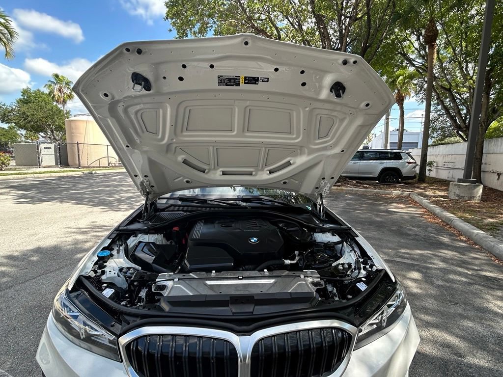 Used 2024 BMW 330i Sedan w/ Convenience Package RWD image 26