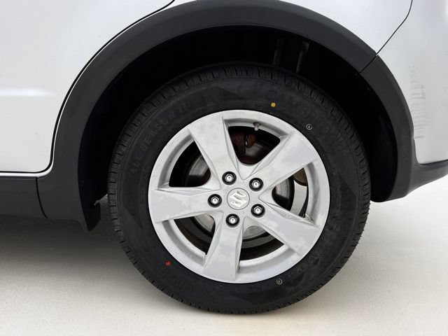 Used 2010 Suzuki SX4 Touring AWD/4WD image 26