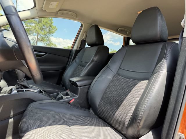 Used 2022 Nissan Rogue Sport SV w/ Technology Package FWD image 12