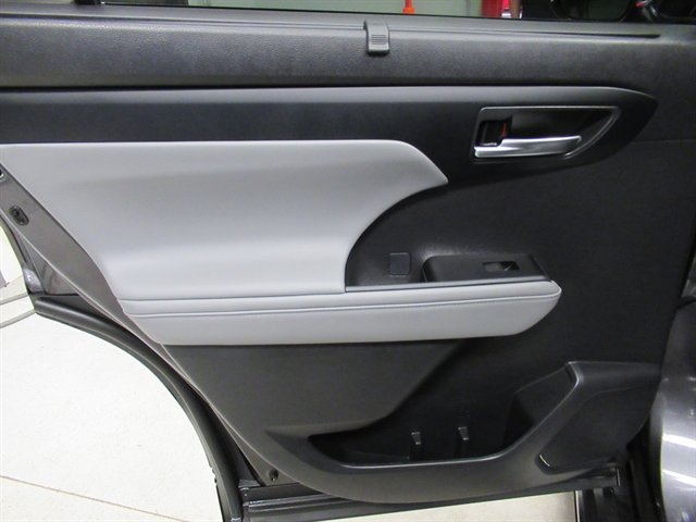 Used 2024 Toyota Highlander XLE image 15