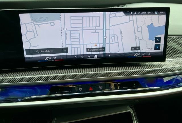 Used 2023 BMW i7 xDrive60 AWD/4WD image 31