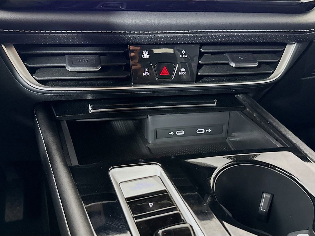 Used 2024 Volkswagen Atlas SE image 17