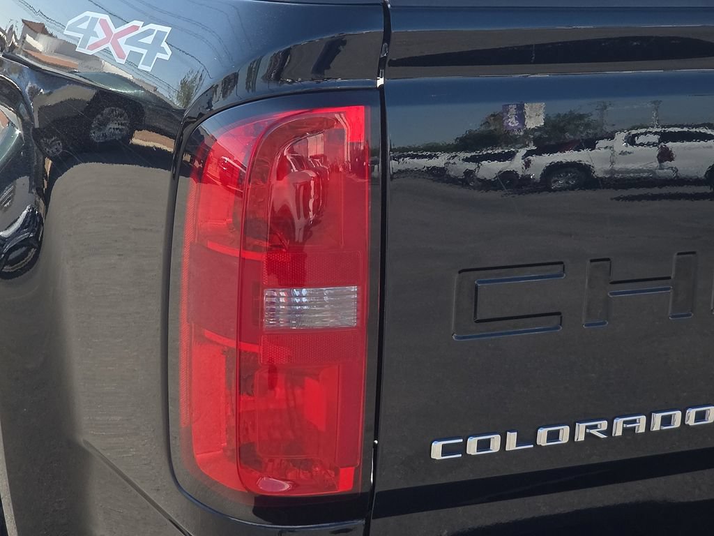 Used 2022 Chevrolet Colorado LT w/ LT Convenience Package AWD/4WD image 9