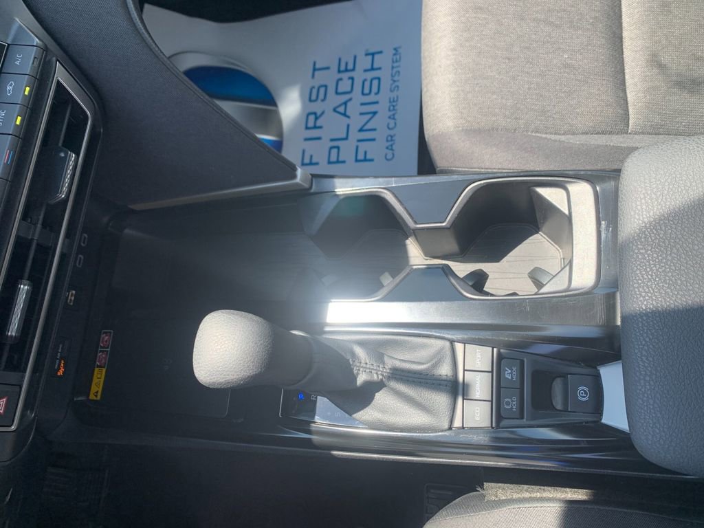 Used 2025 Toyota Camry LE FWD image 24