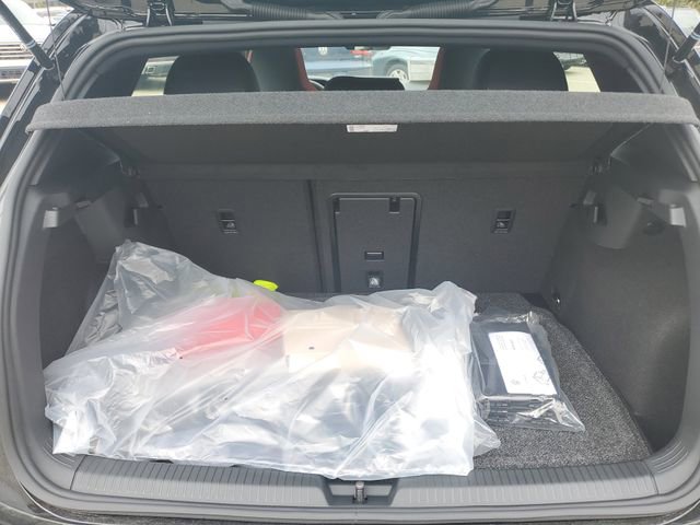 New 2026 Volkswagen GTI SE image 8