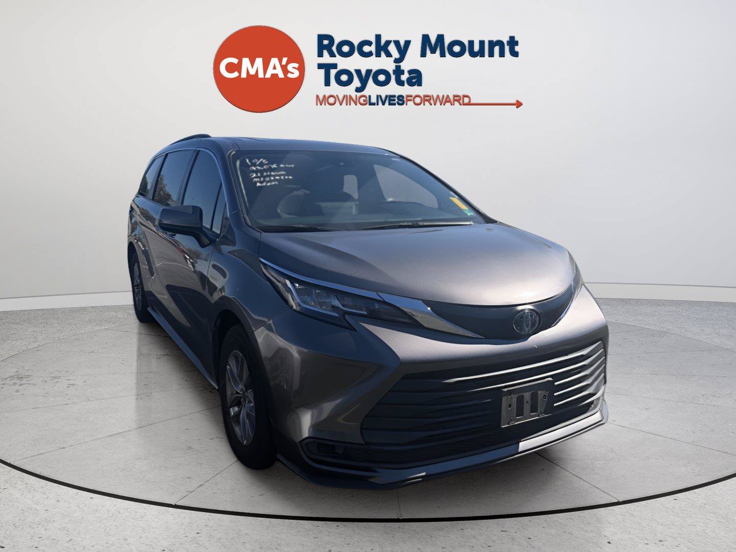Used 2021 Toyota Sienna LE w/ LE Plus Package AWD/4WD image 3
