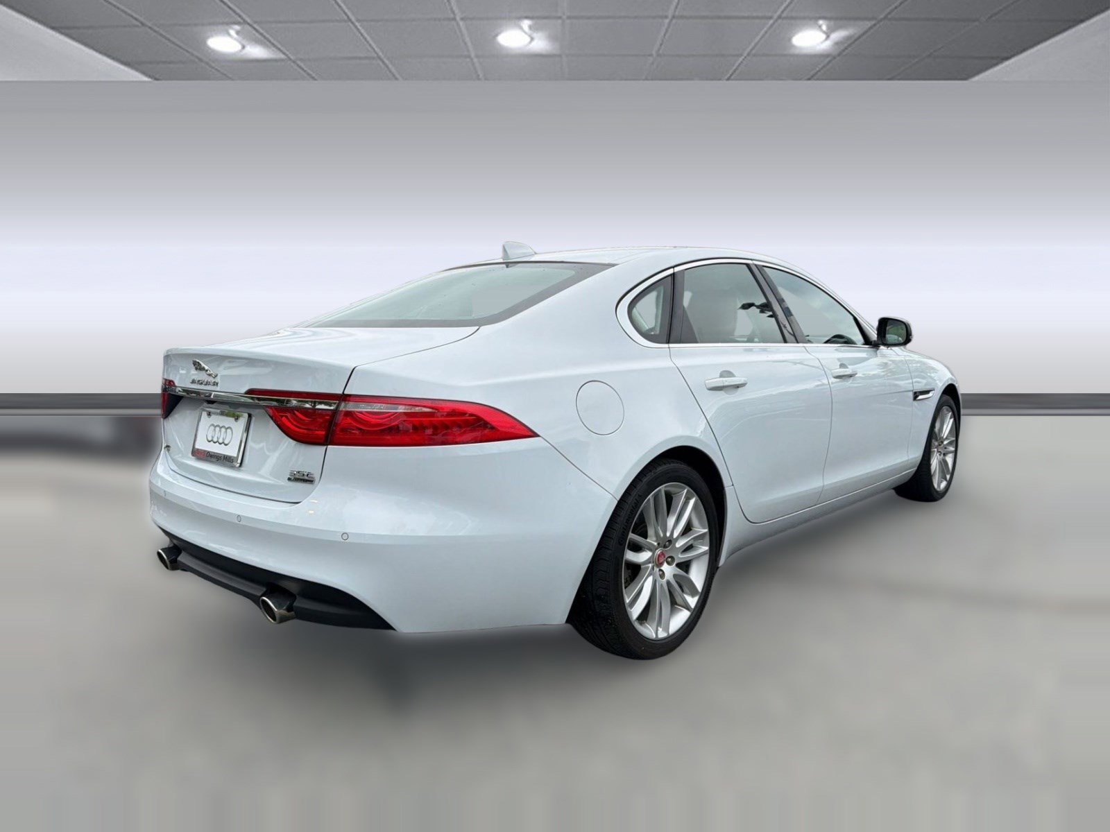 Used 2018 Jaguar XF Portfolio AWD/4WD image 8