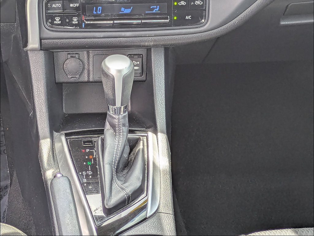 Used 2017 Toyota Corolla LE FWD image 14