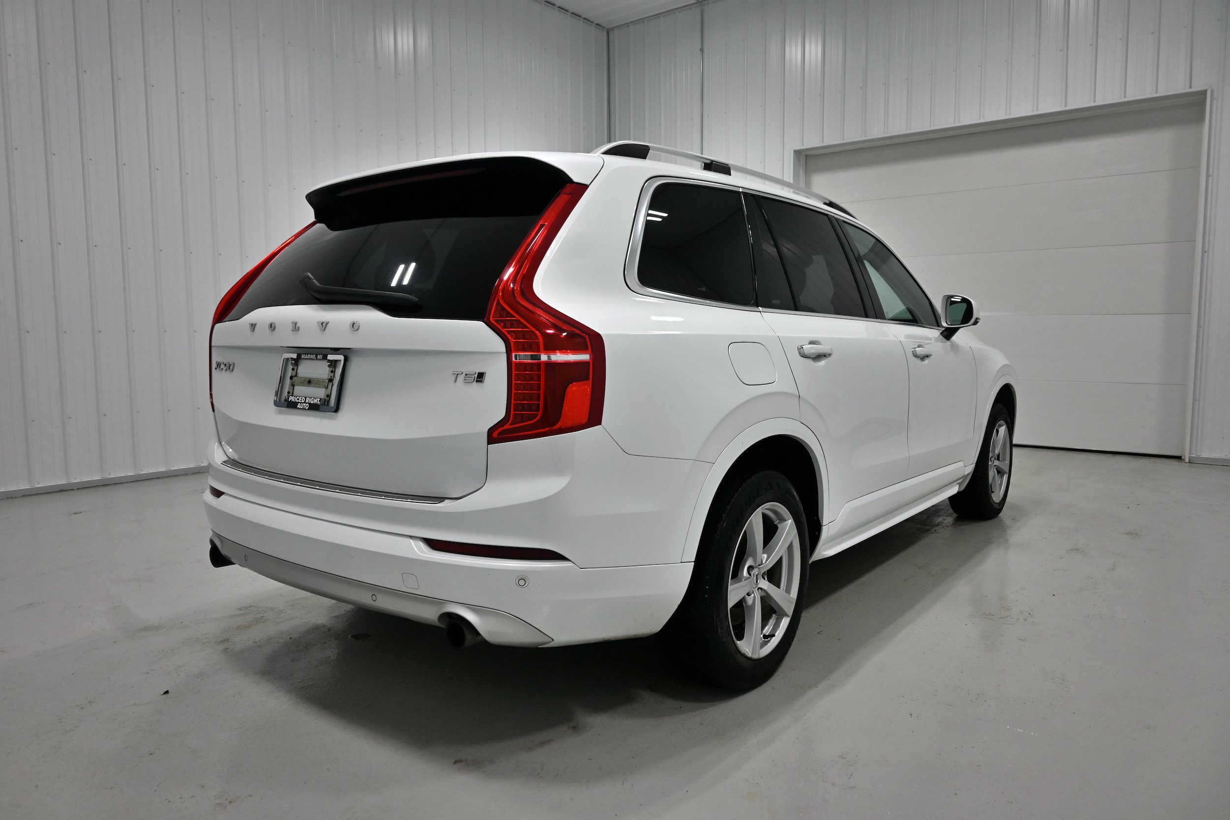 Used 2018 Volvo XC90 T5 Momentum AWD/4WD image 37