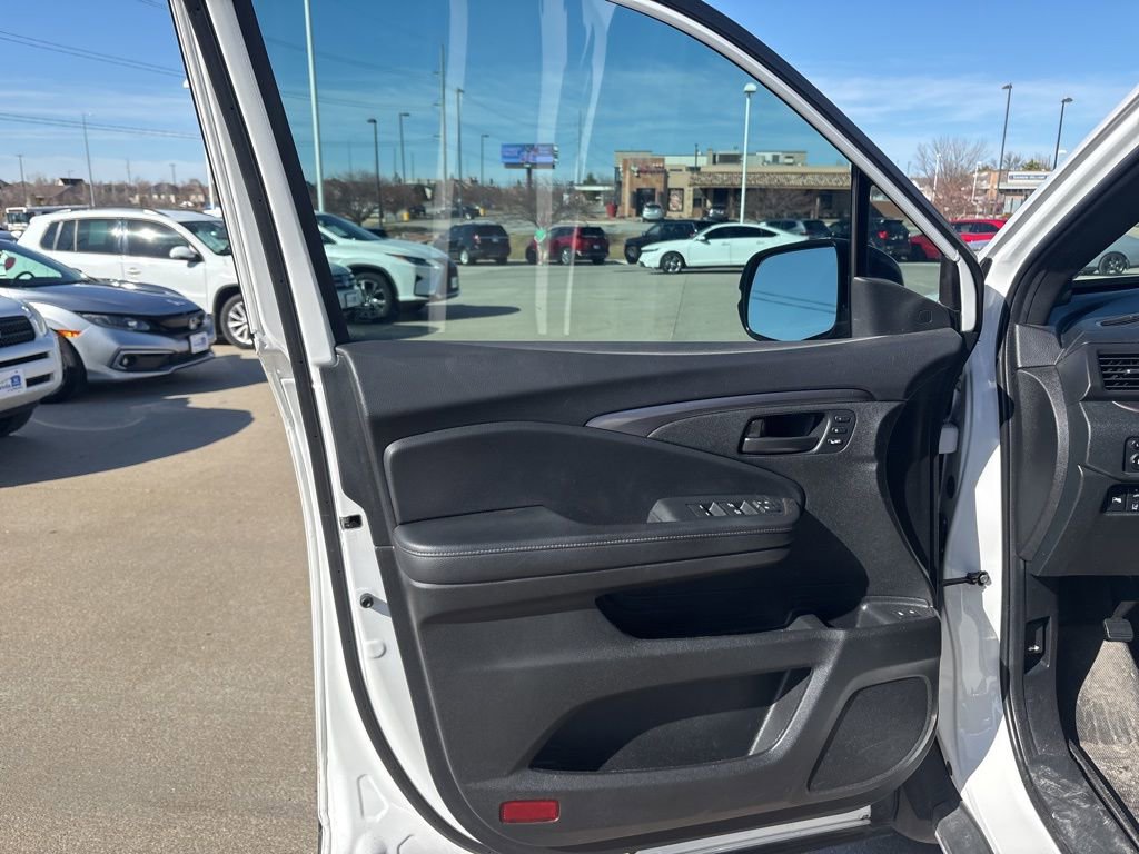 Used 2023 Honda Passport EX-L image 9