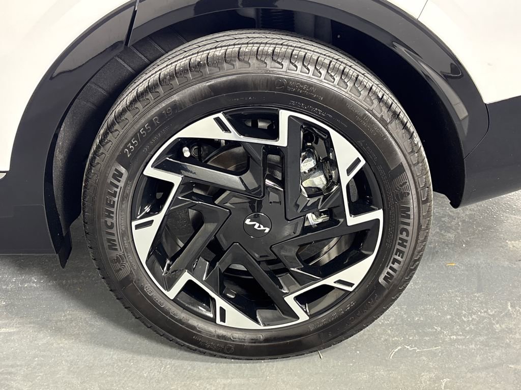 Certified 2025 Kia Sportage SX image 36