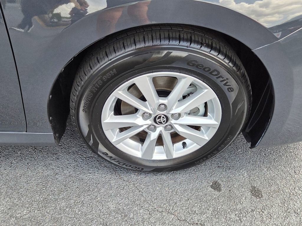 Certified 2025 Toyota Camry LE FWD image 15