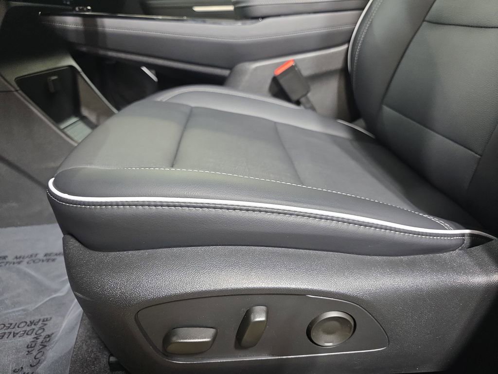 Used 2025 Buick Enclave Preferred w/ Trailering Package, 5000 lbs. image 31