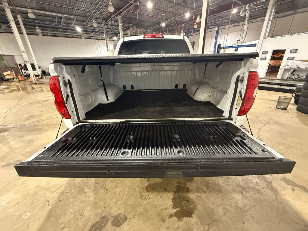 Used 2015 Toyota Tundra SR5 w/ SR5 Upgrade Package AWD/4WD image 8