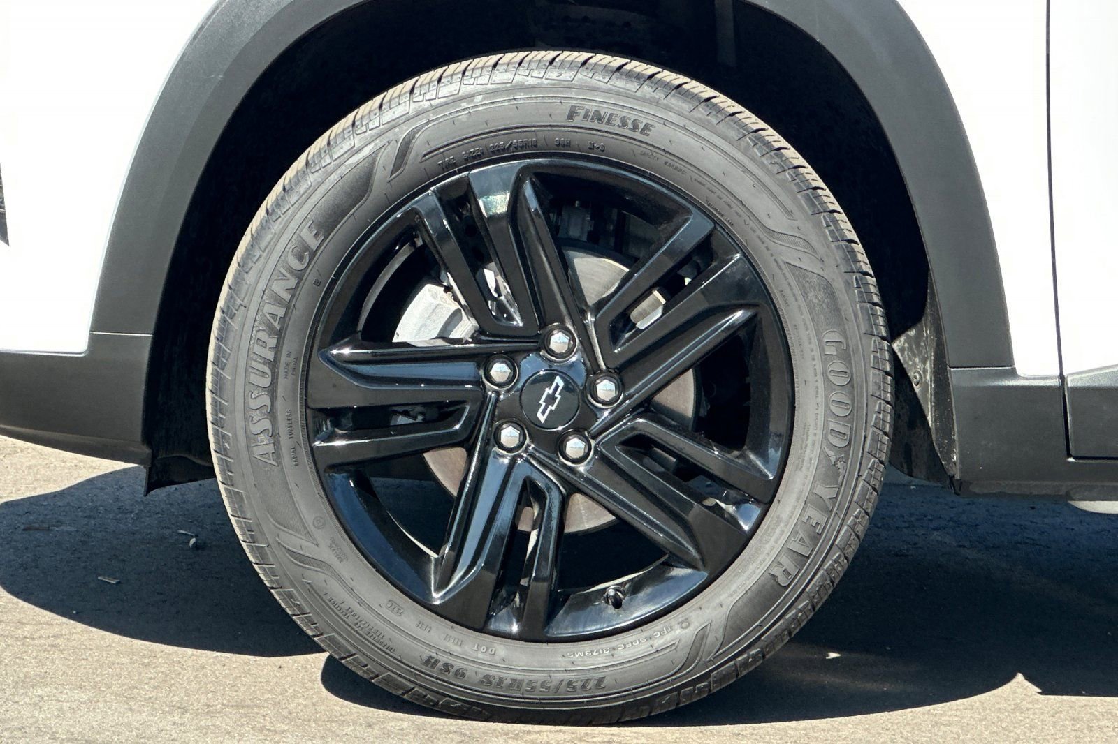 Certified 2025 Chevrolet Trax ACTIV image 34