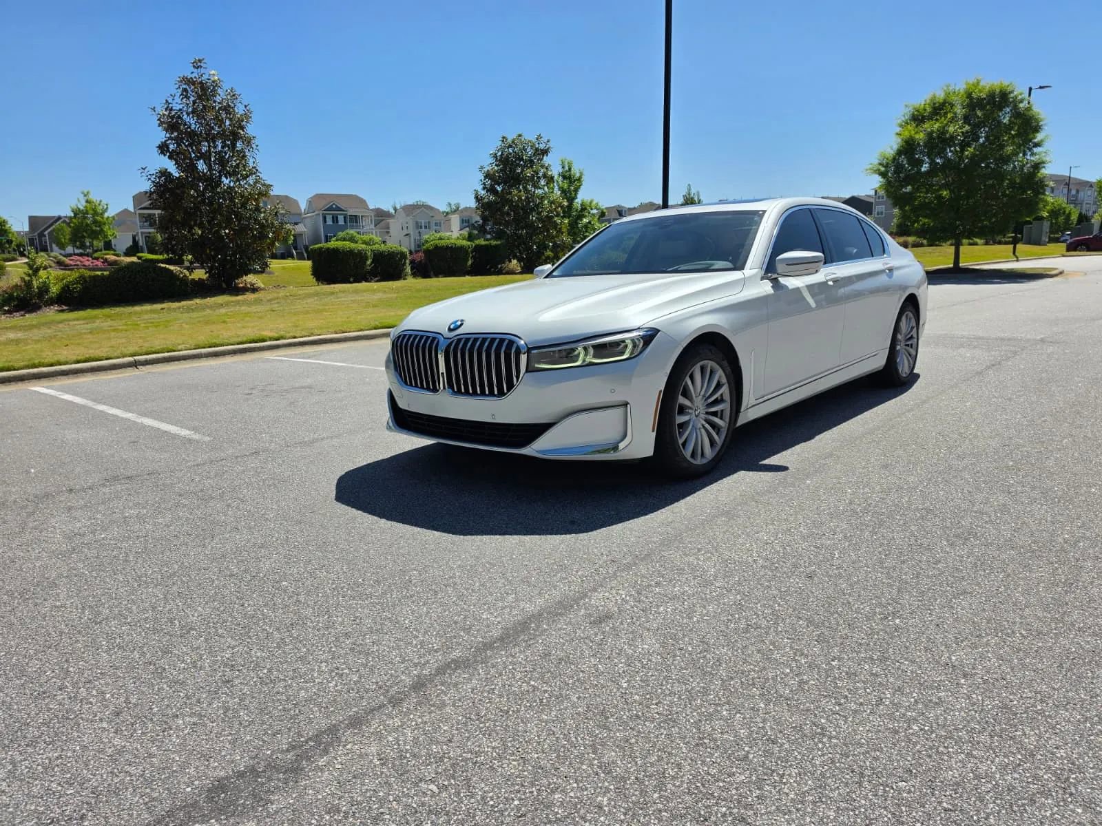 Used 2020 BMW 740i w/ Premium Package RWD image 2