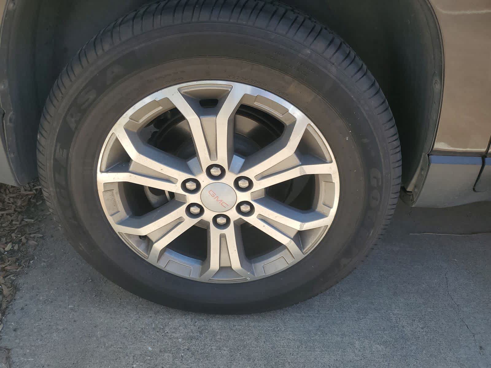 Used 2015 GMC Acadia SLT w/ Open Road Package FWD image 10