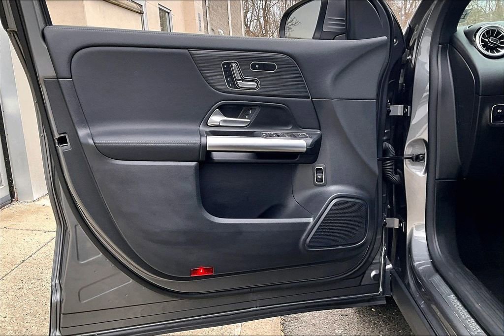 Certified 2023 Mercedes-Benz GLA 250 4MATIC image 18