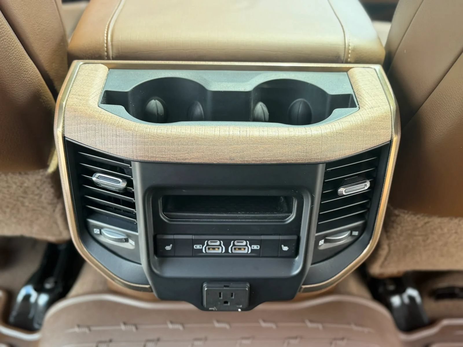 Used 2023 RAM 3500 Limited AWD/4WD image 42