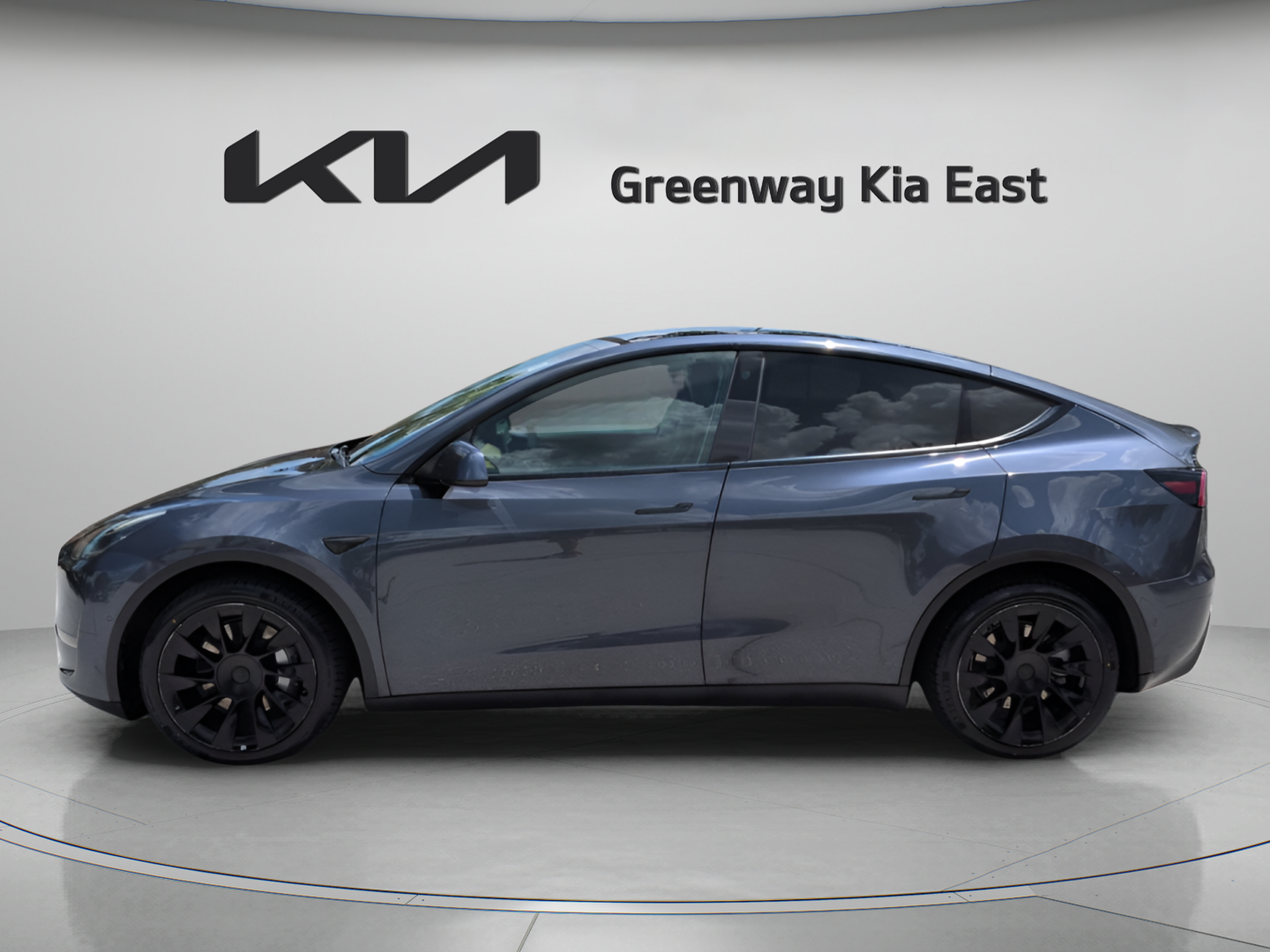Used 2021 Tesla Model Y Long Range AWD/4WD image 9