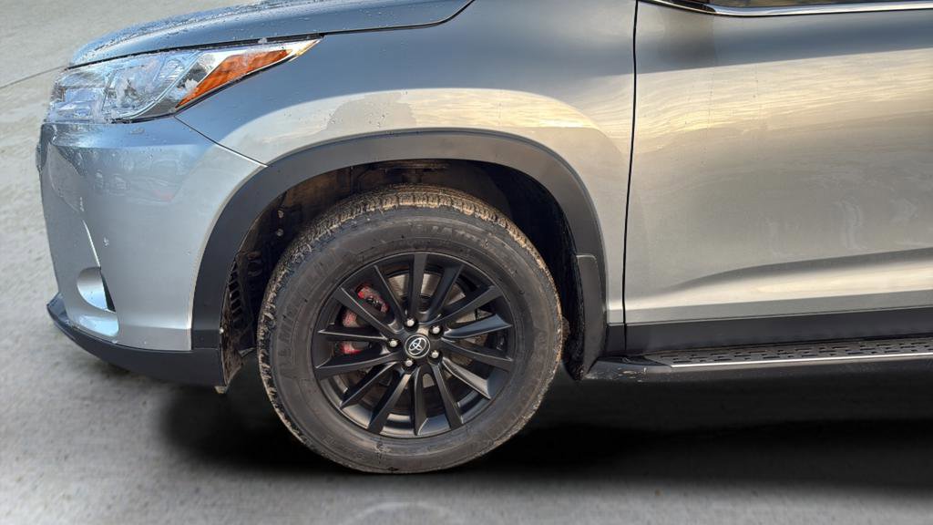Used 2019 Toyota Highlander XLE image 9