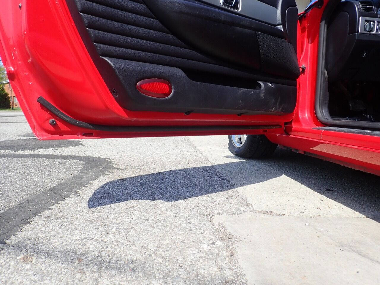 Used 2003 Ford Thunderbird image 18