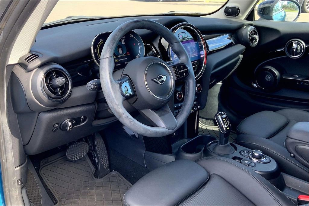 Certified 2024 MINI Cooper SE image 15