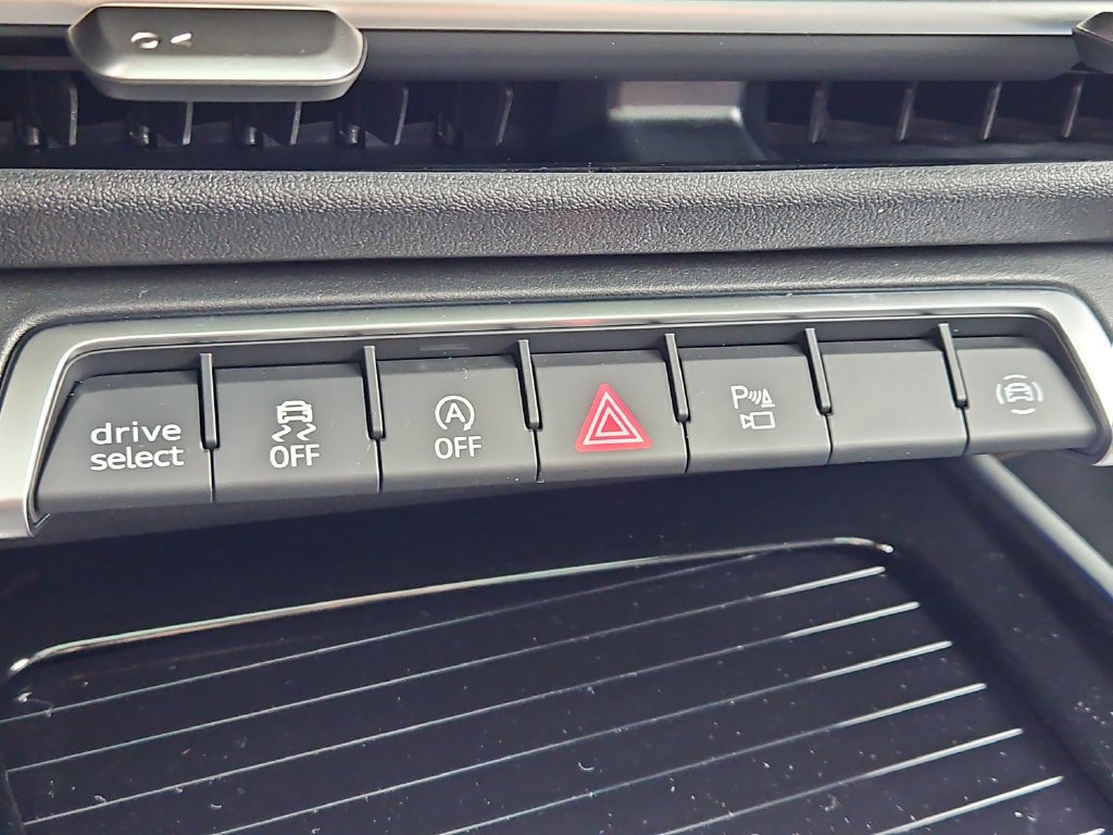 New 2026 Audi Q3 quattro 2.0T AWD/4WD image 11