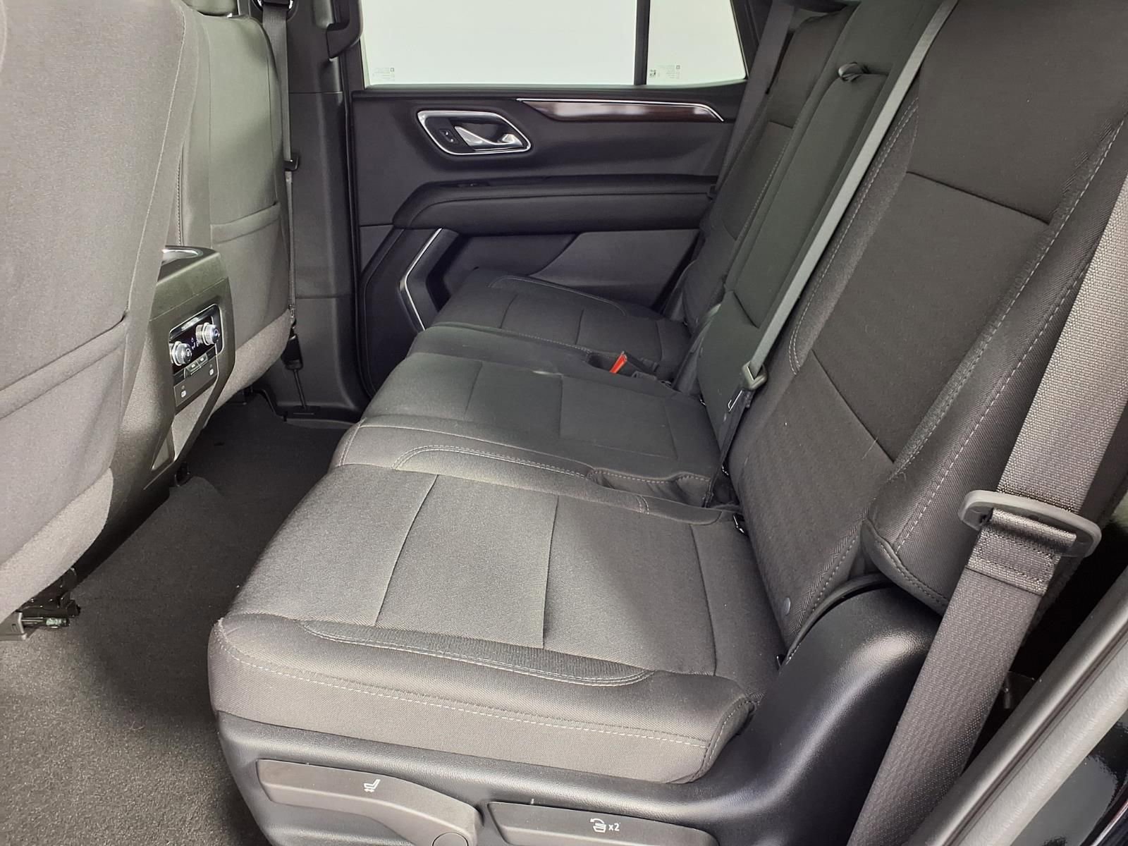 Used 2024 GMC Yukon SLE w/ Gmc Pro Safety Plus Package image 8