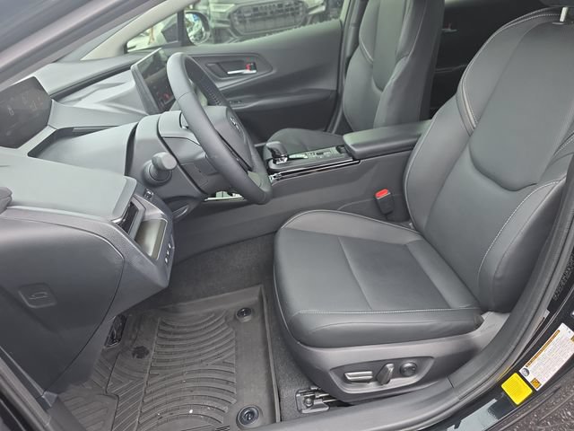 Used 2025 Toyota Prius FWD image 11