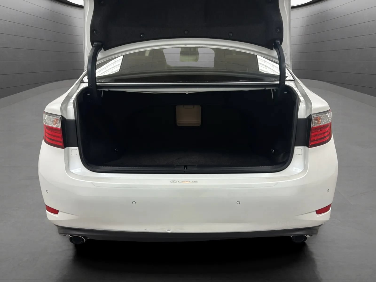 Used 2015 Lexus ES 350 w/ Luxury Package FWD image 19