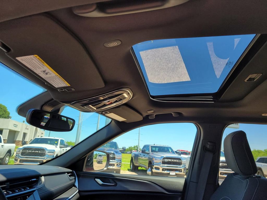 New 2024 Jeep Grand Cherokee Laredo X w/ Trailer Tow Package image 16