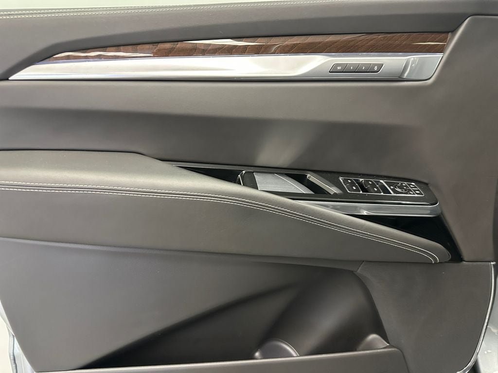 Used 2025 Cadillac Escalade Sport Platinum w/ LPO, Floor Liner Package AWD/4WD image 16