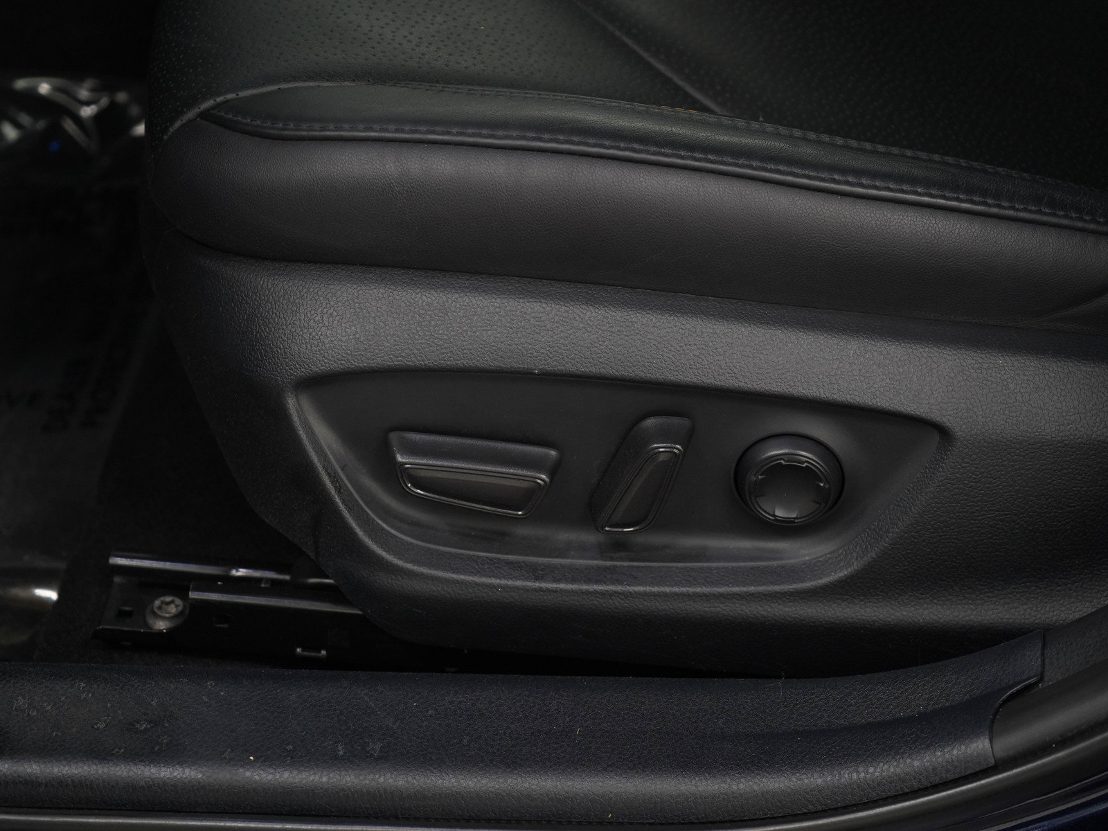 Used 2022 Toyota Avalon Limited FWD image 21
