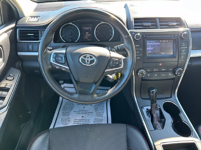 Used 2017 Toyota Camry SE w/ Moonroof Package FWD image 17