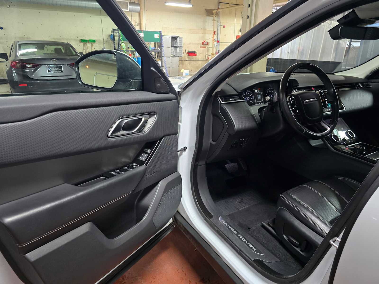 Used 2018 Land Rover Range Rover Velar S image 20